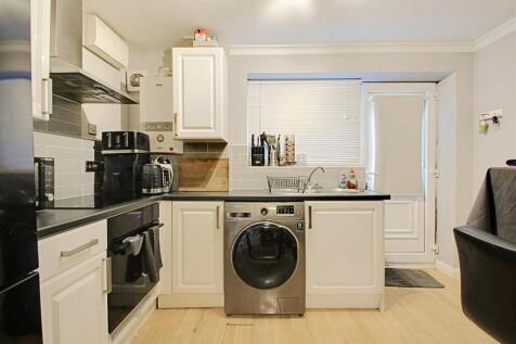 Kitchen 1.jpg