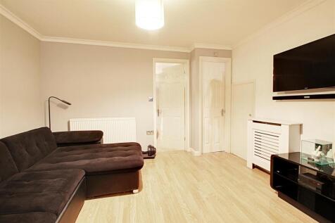 Living Room 1.jpg