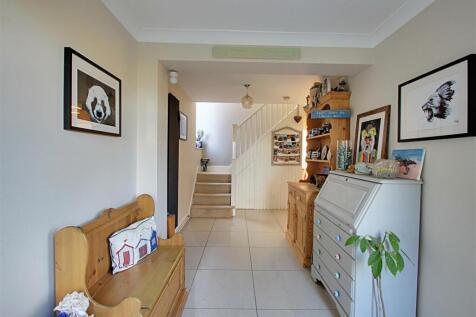 Entrance Hall 1.jpg