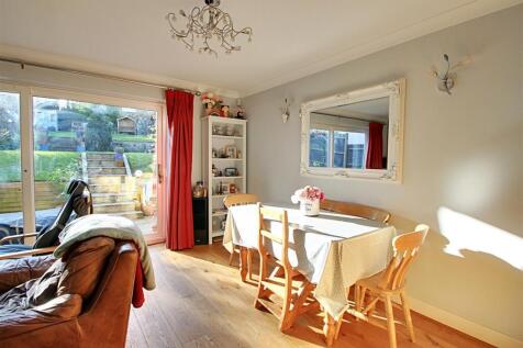 Dining Area.jpg