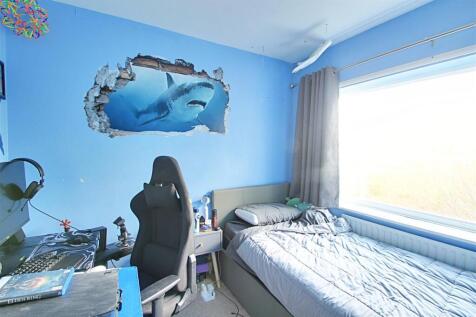Bed 3.jpg