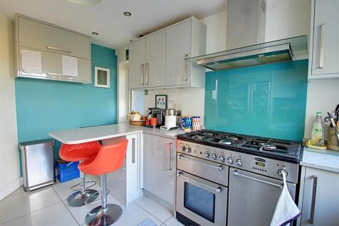 Kitchen 3.JPG