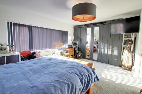 Master Bedroom 2.jpg