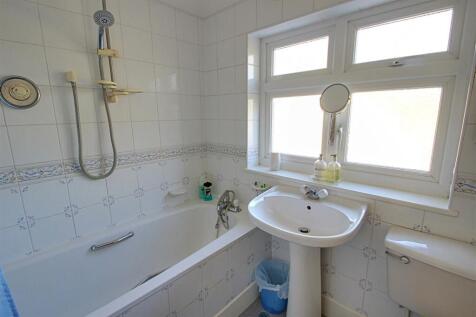Family Bathroom.jpg
