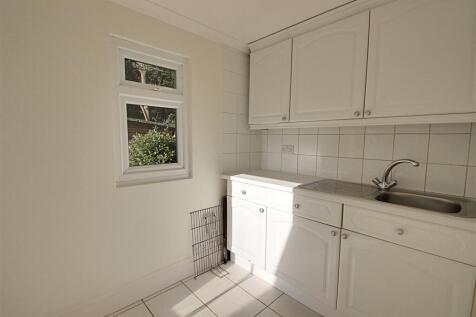 Summerhouse Kitchenette.jpg