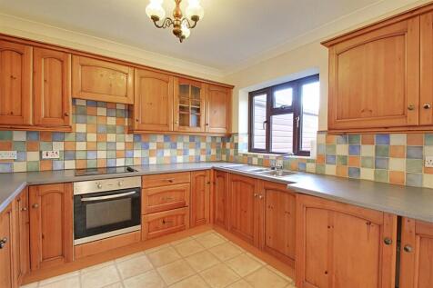 Kitchen 1.jpg