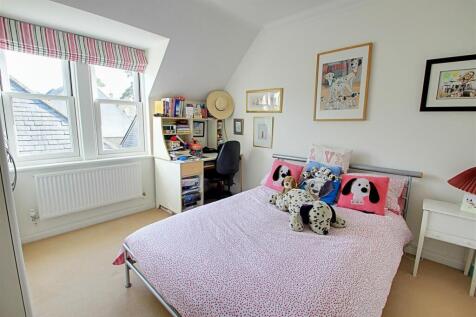 Bedroom 2.JPG