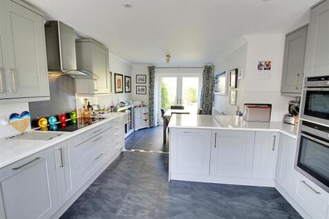 Kitchen Diner 1.jpg