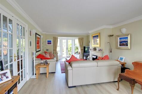 Living Room 1.JPG