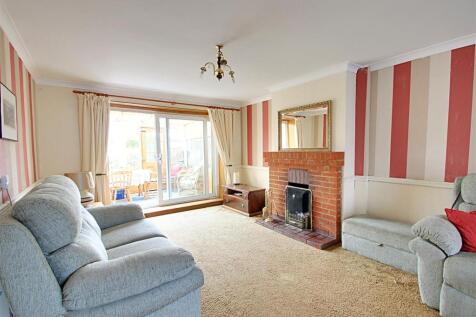 Living Room.jpg
