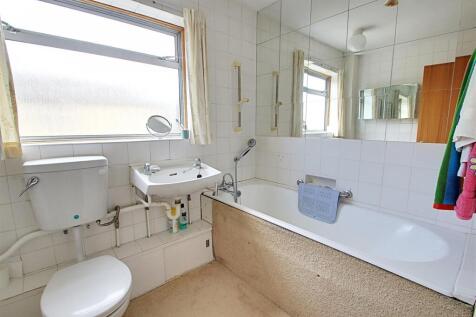 Bathroom.jpg