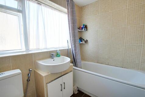 Family Bathroom.jpg