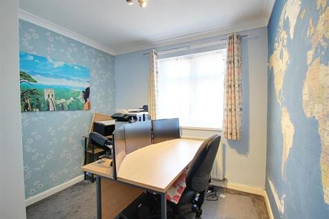 Bedroom 4.jpg