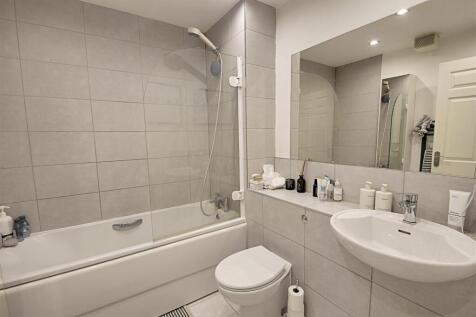 Bathroom.jpg