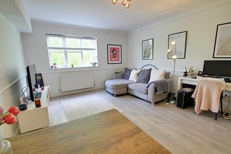 Living Room 1.jpg
