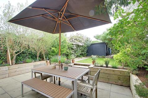 Patio 1.jpg
