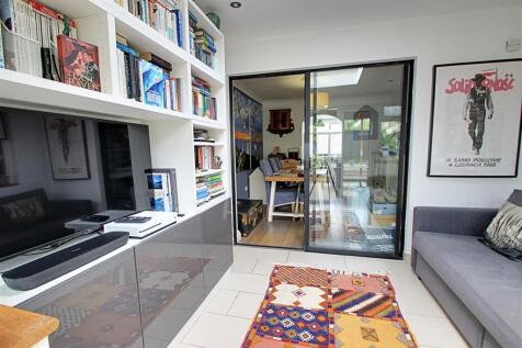 Family Room 1.jpg