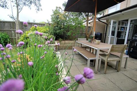 Patio 2.jpg