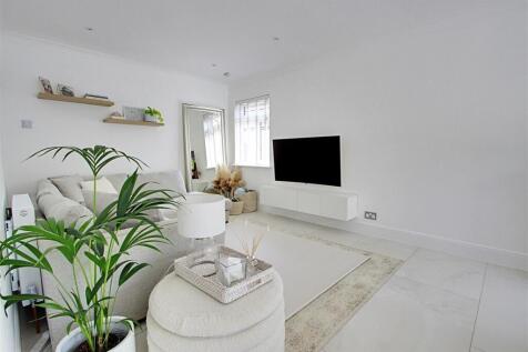 Living Room.jpg