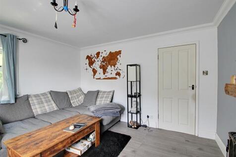 Living Room 1.jpg