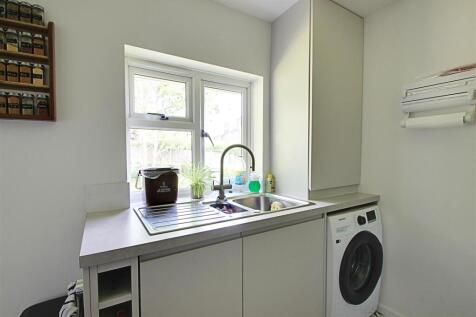 Kitchen (1).jpg