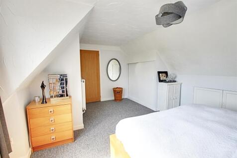 Bedroom 1 (1).jpg