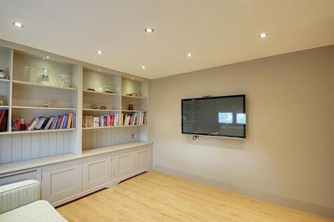 Family Room 1.jpg