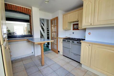 Kitchen 1.jpg