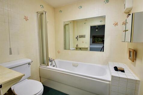 Bathroom.jpg