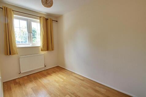 Bedroom 2.JPG