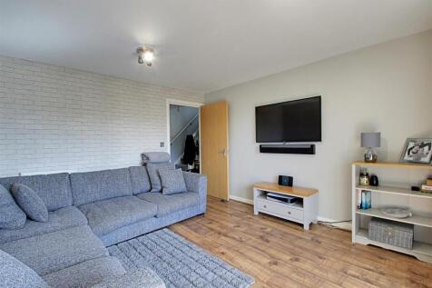 Living Room 1.jpg