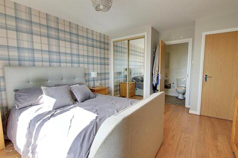 Master Bedroom 1.jpg