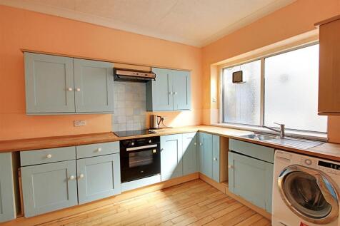 Kitchen 1.jpg