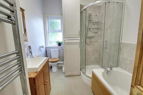 Bathroom.jpg