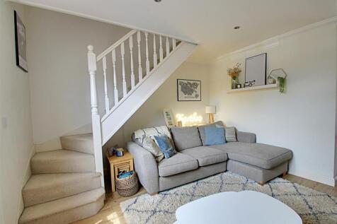 Living Room 1.jpg