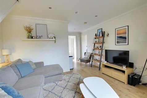 Living Room 2.jpg