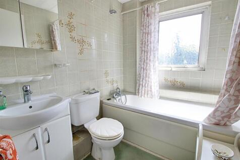 Bathroom.jpg