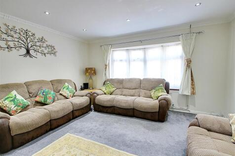 Living Room 1.jpg