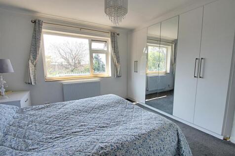 Bedroom 1 (1).jpg