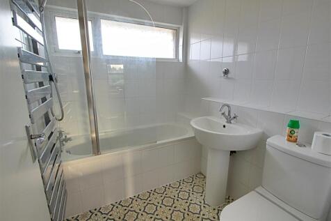 Bathroom.jpg
