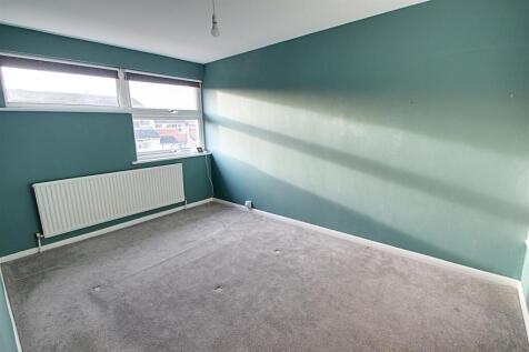 Bed 1.jpg