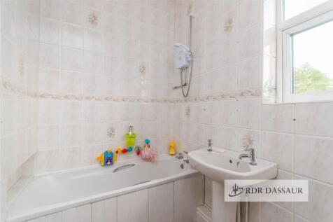2nd Floor Bathroom