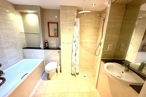 Bath/Wet Room