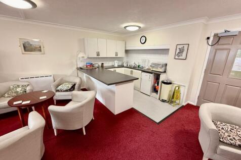 Communal Lounge/kitc