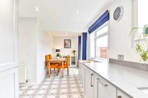 Kitchen/Dining