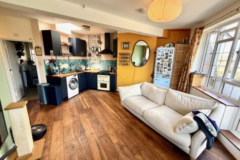 Lounge/Kitchen