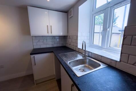 Kitchen / Lounge