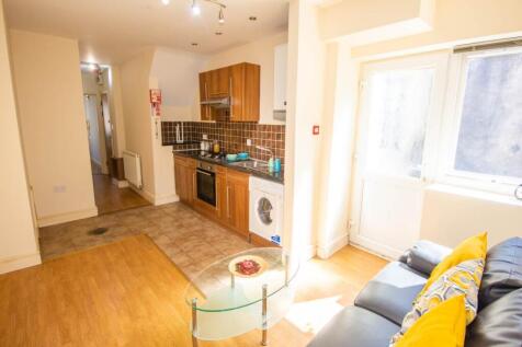 Flat 2, 1 Russell St