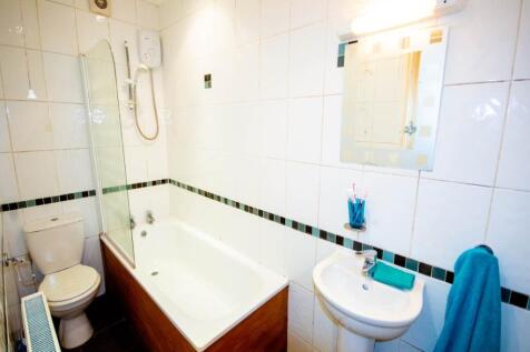 Flat 2, 1 Russell St