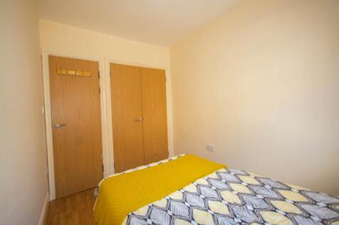 Flat 2, 1 Russell St